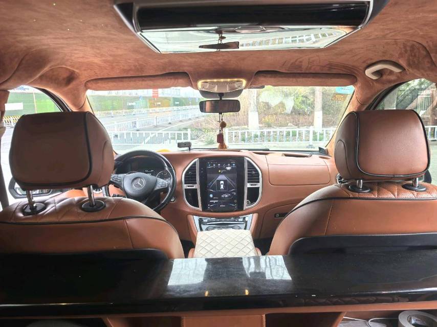 Mercedes-Benz 2.0T Elite 7 Seats