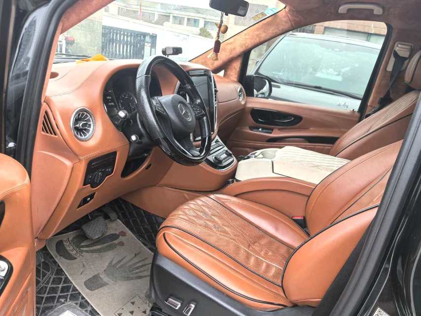 Mercedes-Benz 2.0T Elite 7 Seats