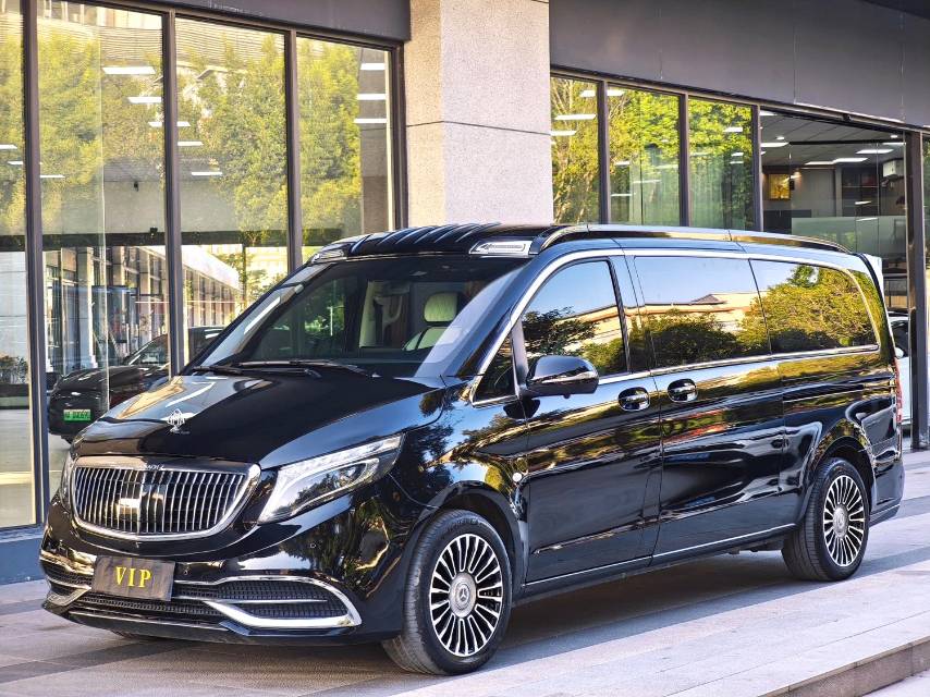 Mercedes-Benz 2.0T Elite 9 Seats