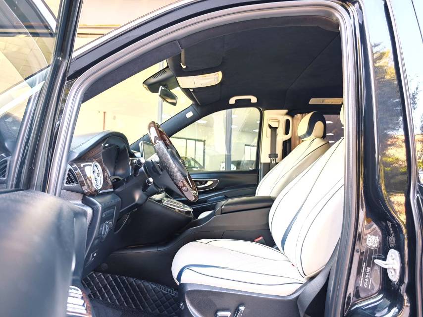 Mercedes-Benz 2.0T Elite 9 Seats