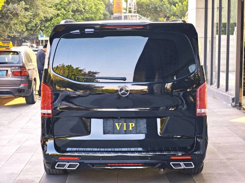 Mercedes-Benz 2.0T Elite 9 Seats