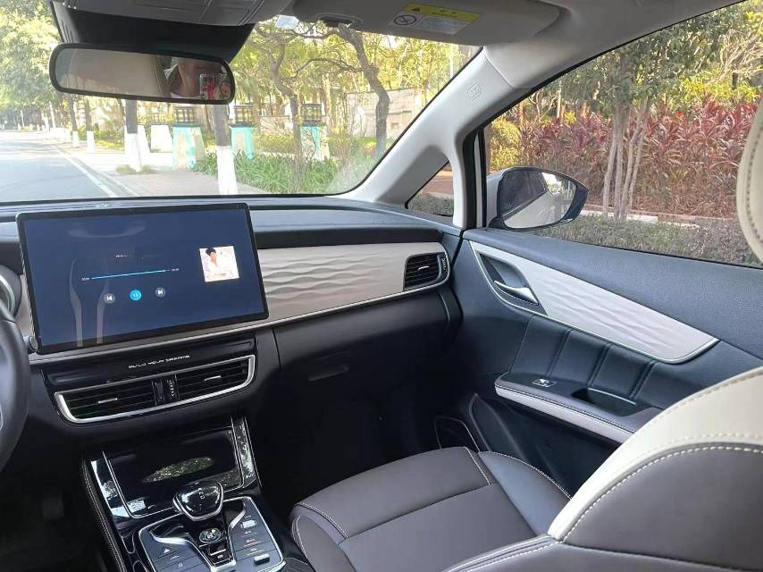BYD MAX New Energy DM i 105KM