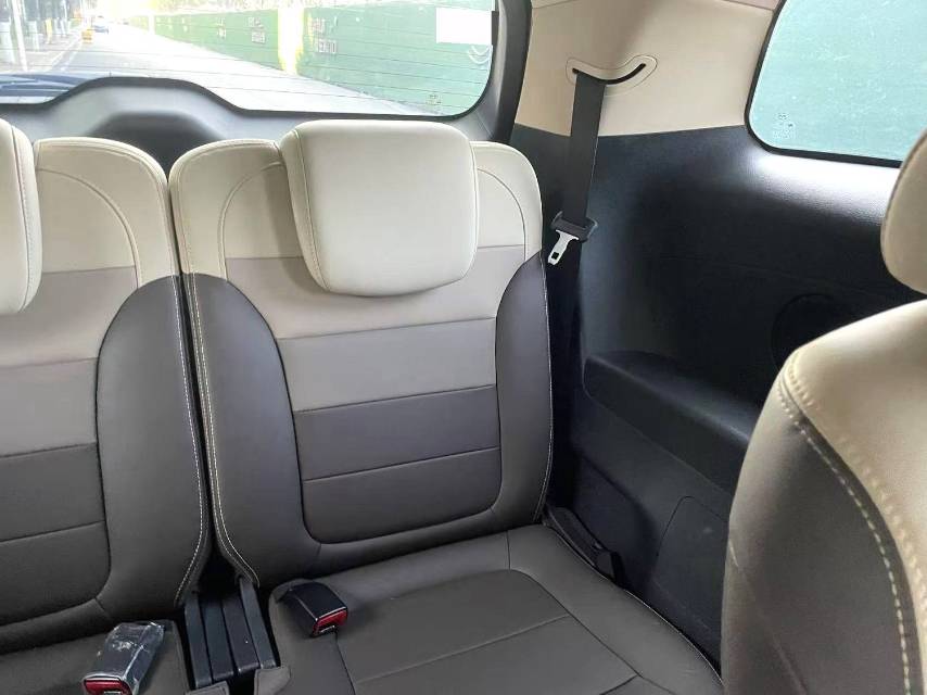 BYD MAX New Energy DM i 105KM