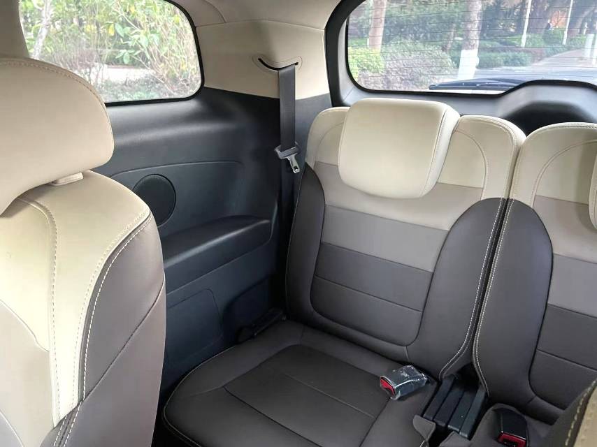 BYD MAX New Energy DM i 105KM
