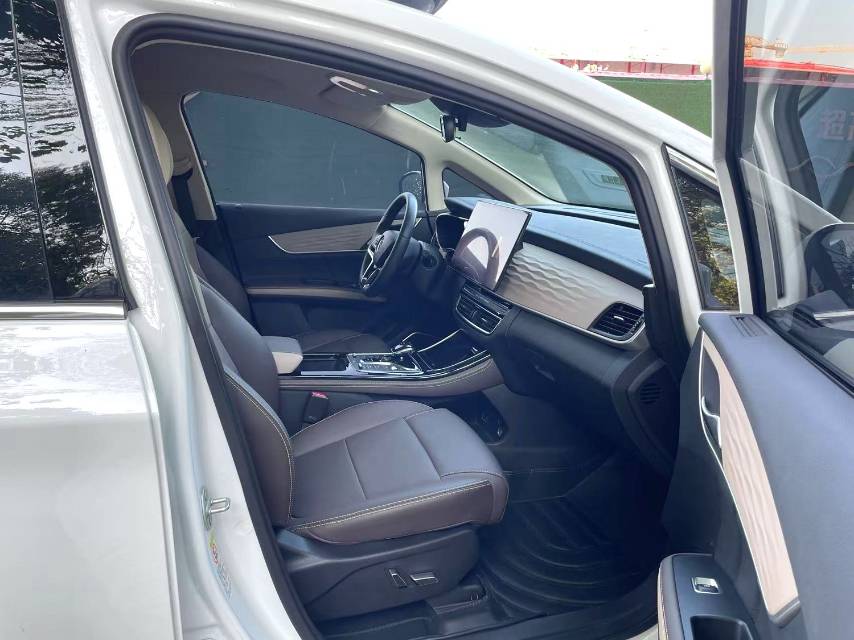 BYD MAX New Energy DM i 105KM