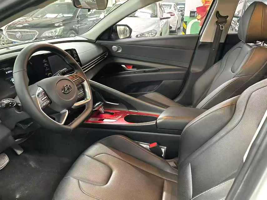 伊兰特 Model Year 1.5L CVT LUX 尊贵版
