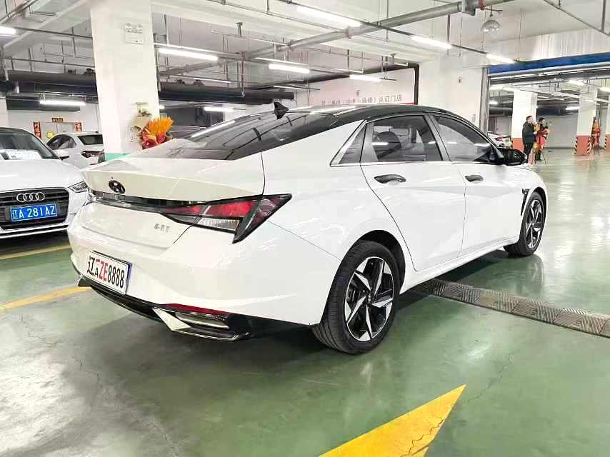 伊兰特 Model Year 1.5L CVT LUX 尊贵版