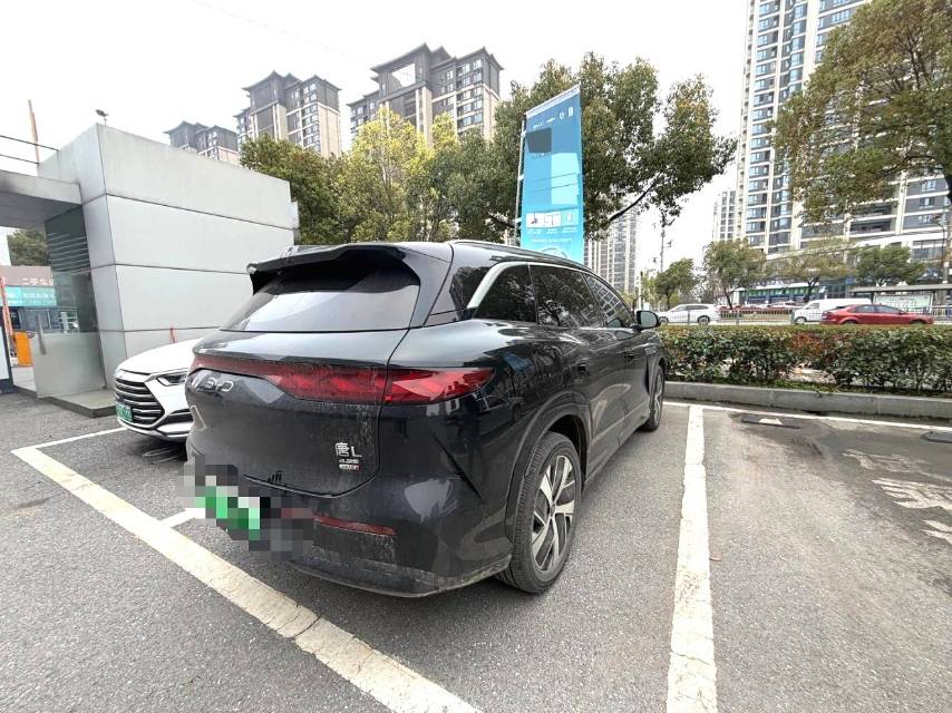 唐 L (Liter) Model Year DM 200KM 四驱激光雷达旗舰型