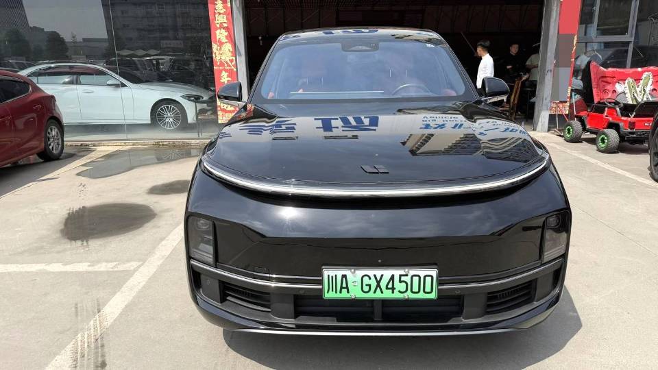 Li Auto L (Liter) 8 Pro