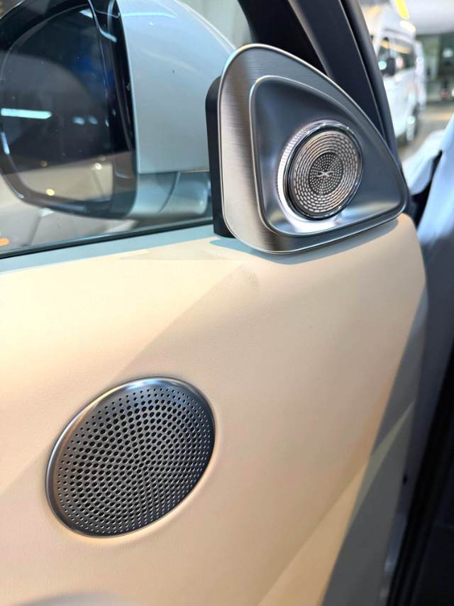 Li Auto L (Liter) 7 Ultra