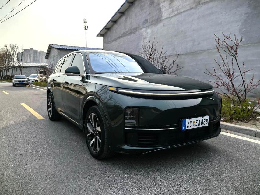 Li Auto L (Liter) 7 Pro