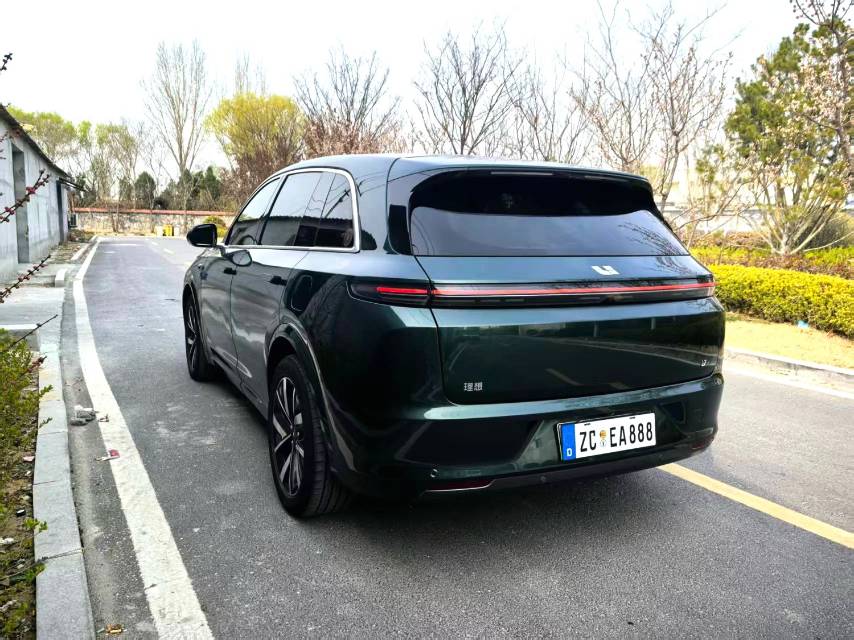 Li Auto L (Liter) 7 Pro