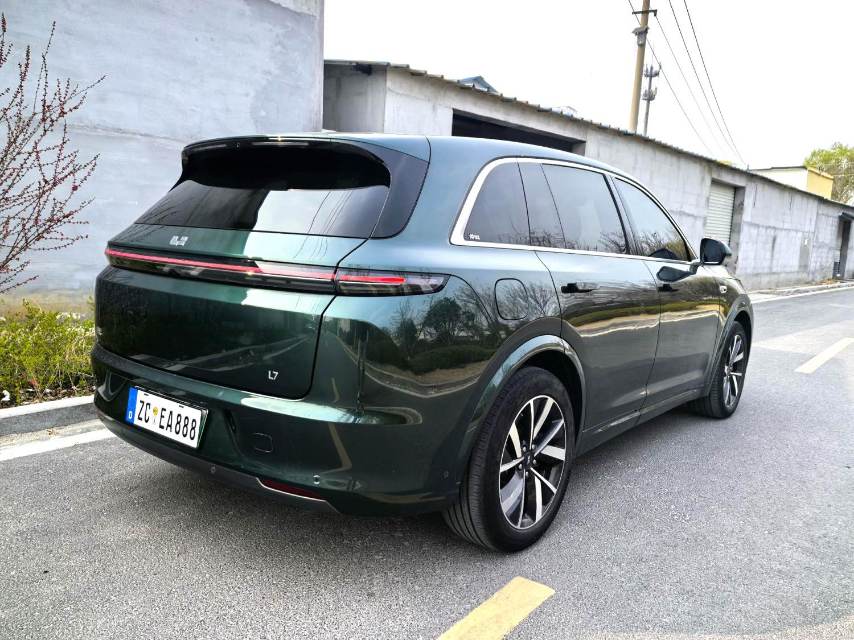 Li Auto L (Liter) 7 Pro