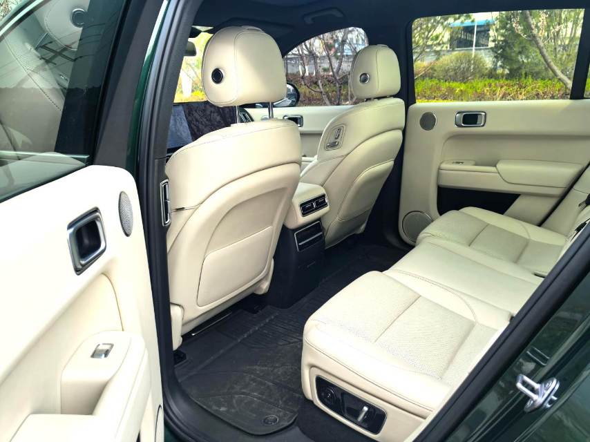 Li Auto L (Liter) 7 Pro