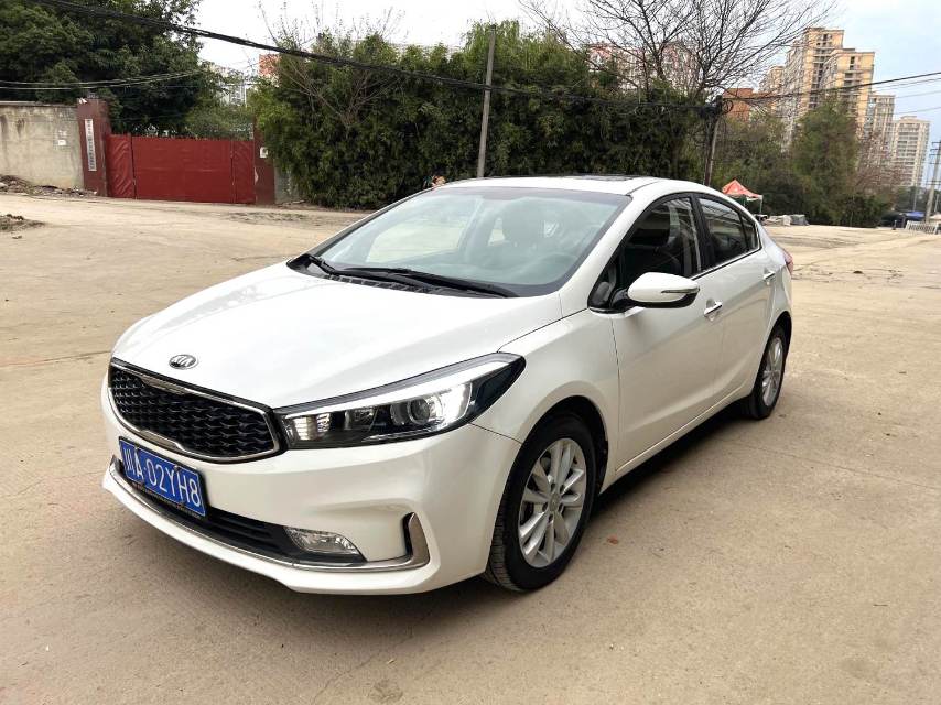 Kia K3 1,6 л, механическая коробка передач, комплектация GLS