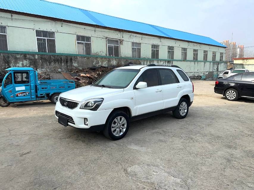 Kia Sportage 2,0 л, АКПП, передний привод, GL