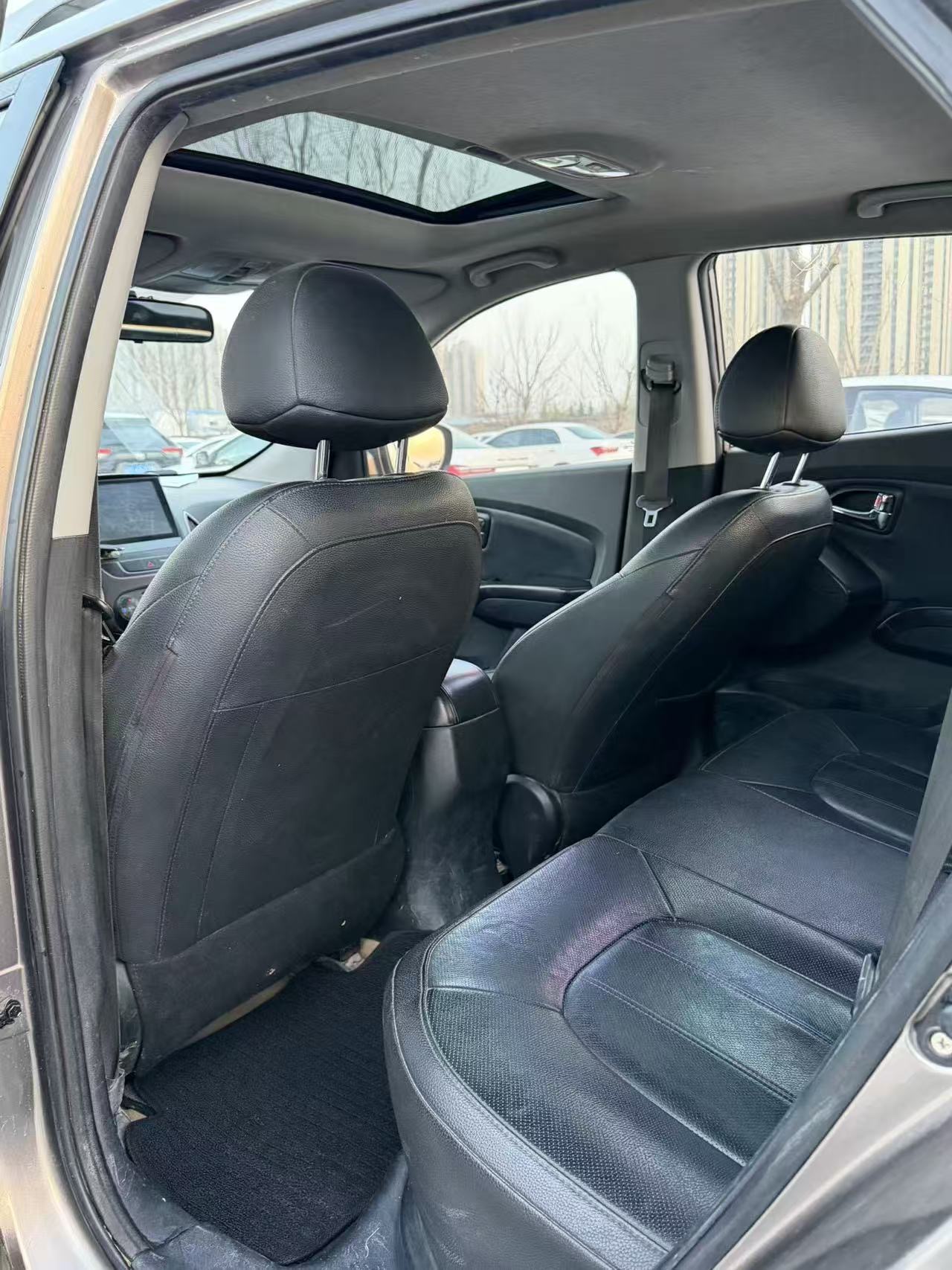 北京现代 ix 35 Model Year 2.0L 自动两驱智能型 GLS 国 V