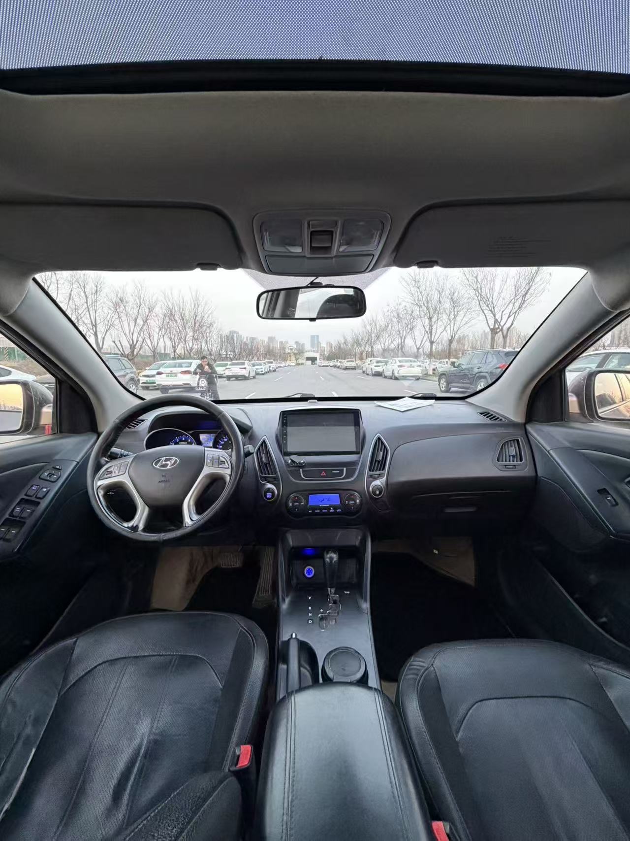 北京现代 ix 35 Model Year 2.0L 自动两驱智能型 GLS 国 V