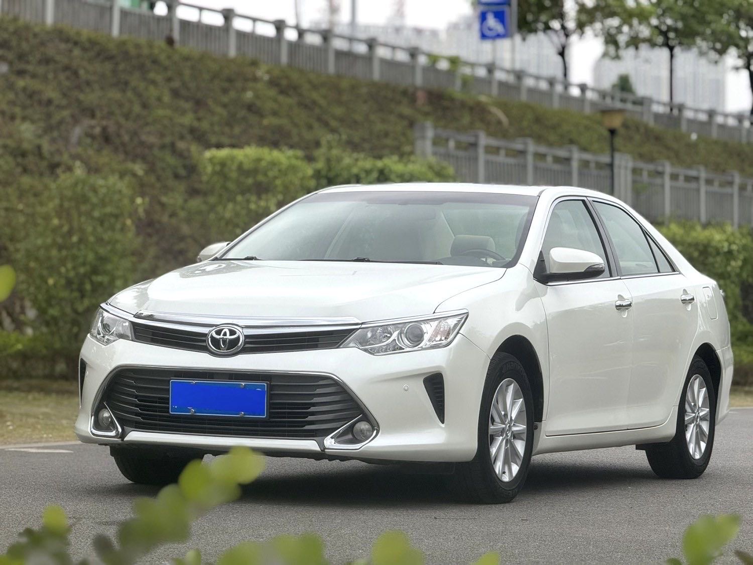 Toyota Camry 2.0E Elite