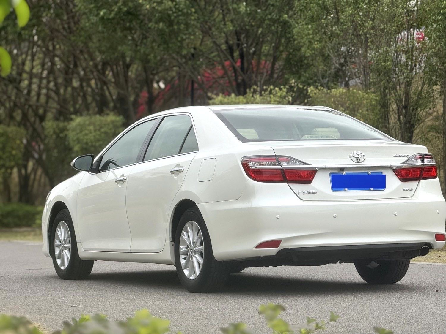 Toyota Camry 2.0E Elite