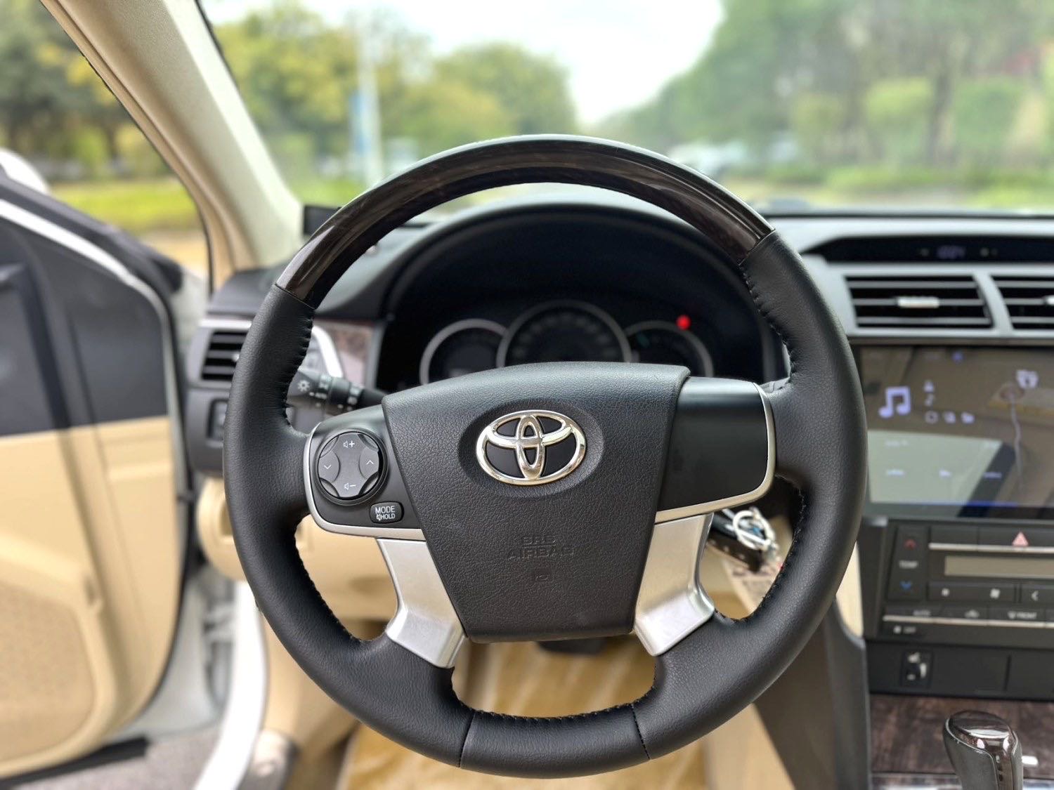 Toyota Camry 2.0E Elite