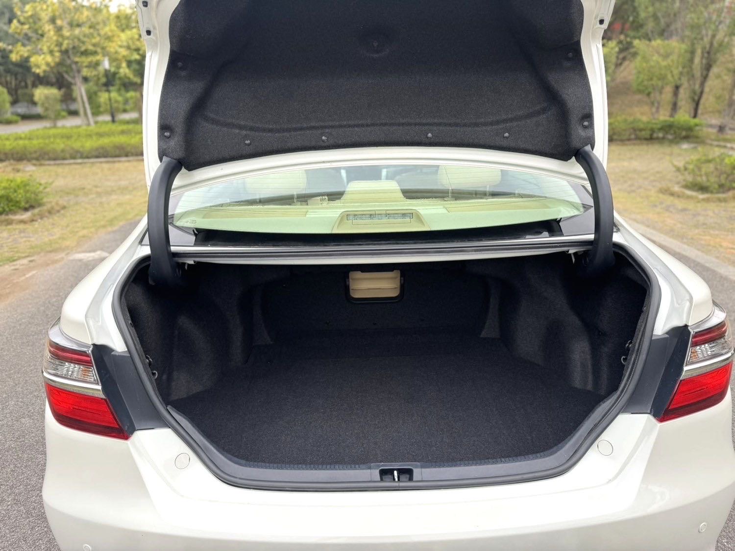 Toyota Camry 2.0E Elite