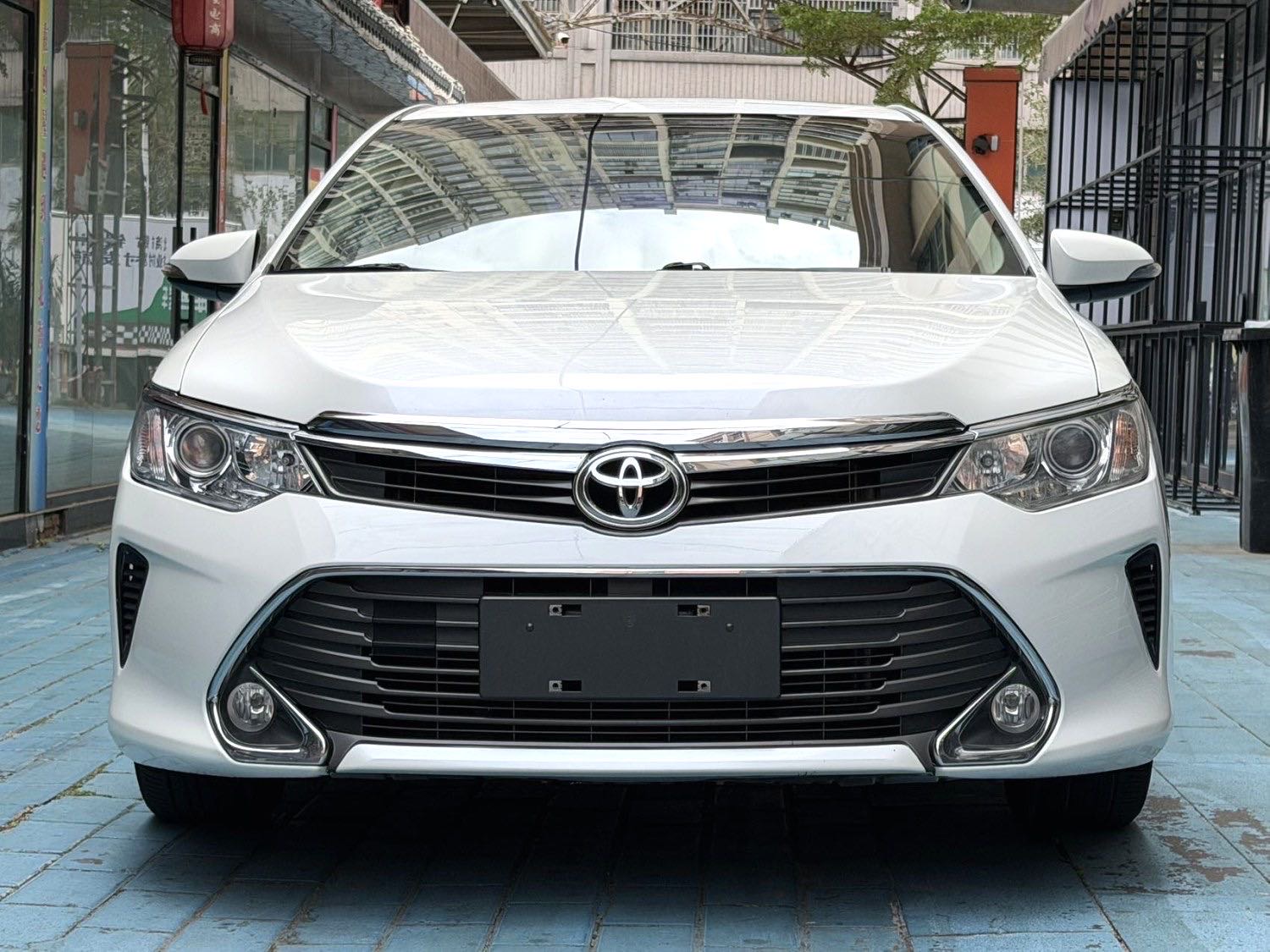 Toyota Camry 2.0E Elite