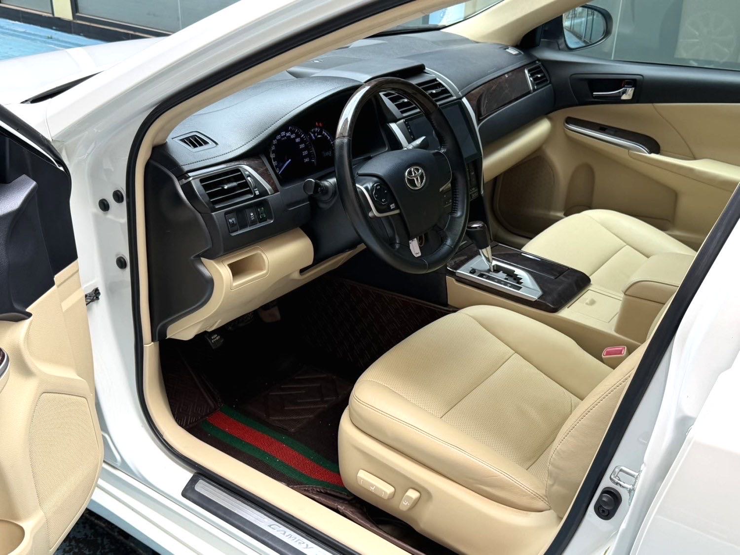 Toyota Camry 2.0E Elite