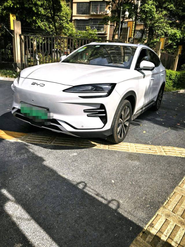 BYD PLUS New Energy Electric Vehicle 605km PLUS