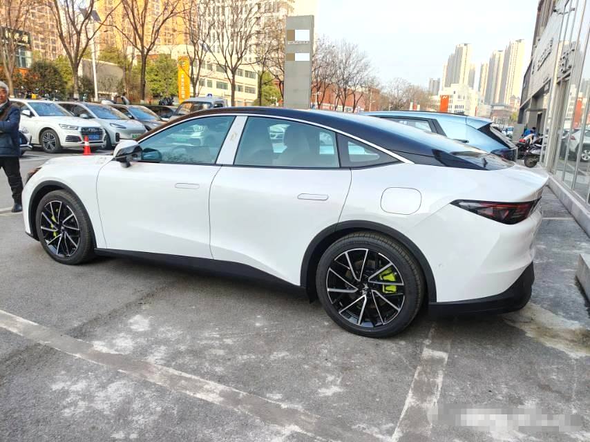 ARCFOX S 5 560MAX 185kW