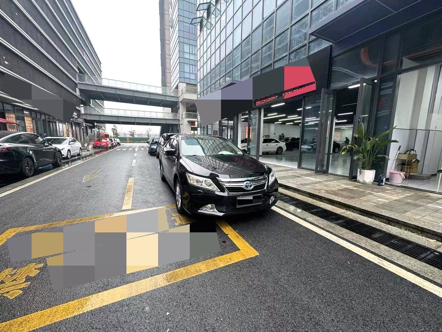 Toyota Camry 2.5HG Luxury