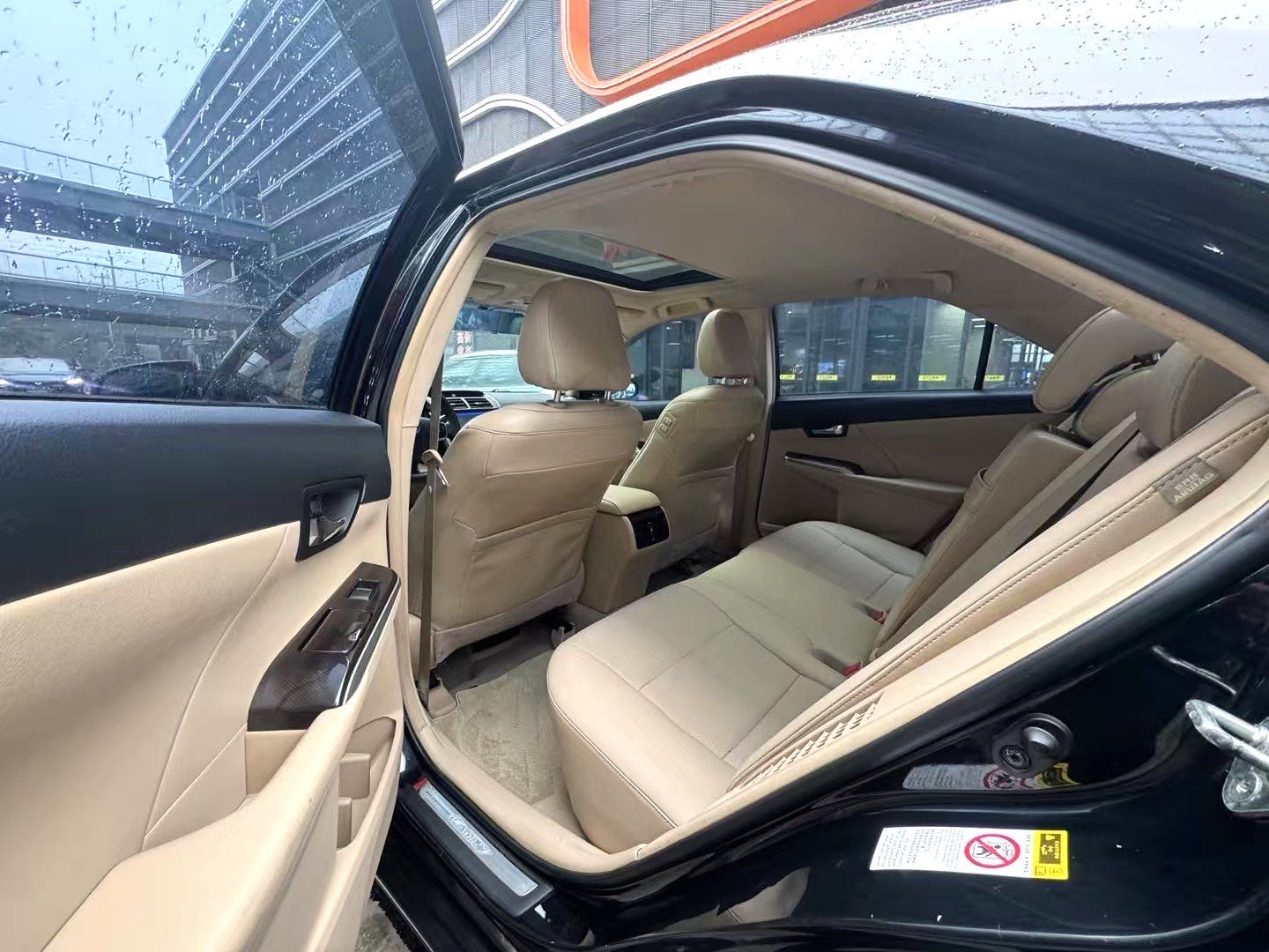 Toyota Camry 2.5HG Luxury