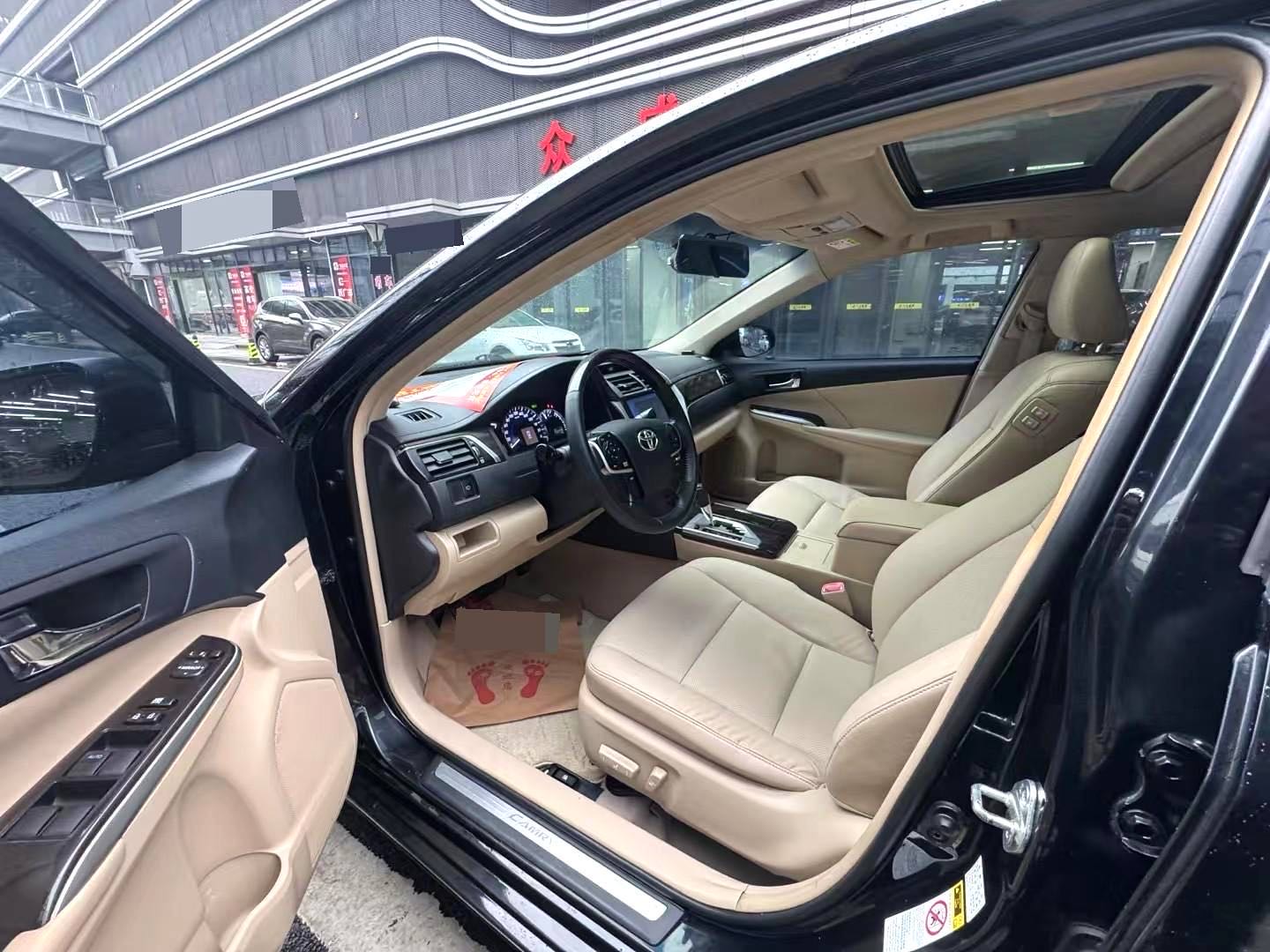 Toyota Camry 2.5HG Luxury