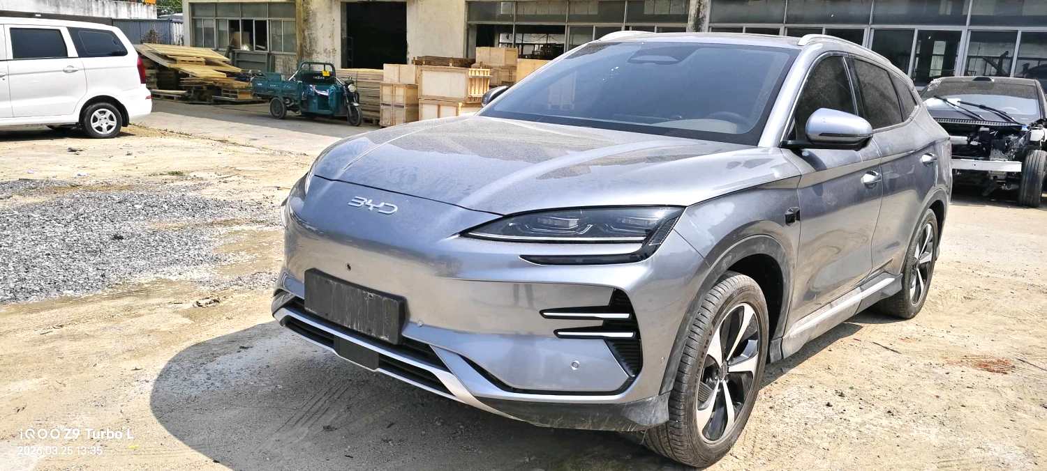 BYD PLUS — электромобиль на альтернативном топливе с запасом хода 520 км, люкс-класс