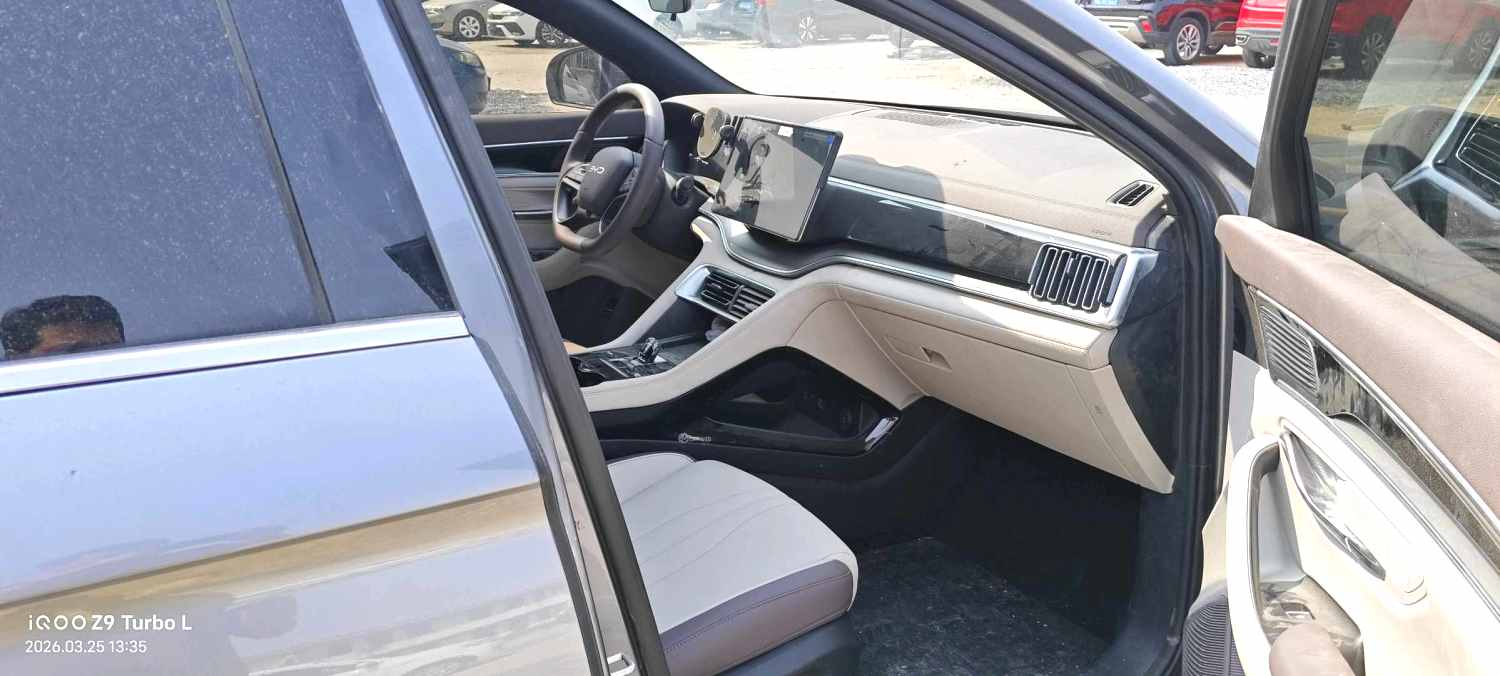 BYD PLUS — электромобиль на альтернативном топливе с запасом хода 520 км, люкс-класс