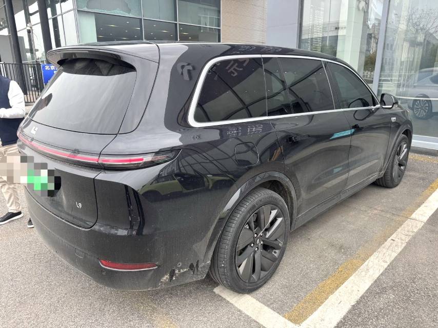 理想 L (Liter) 9 Model Year Ultra