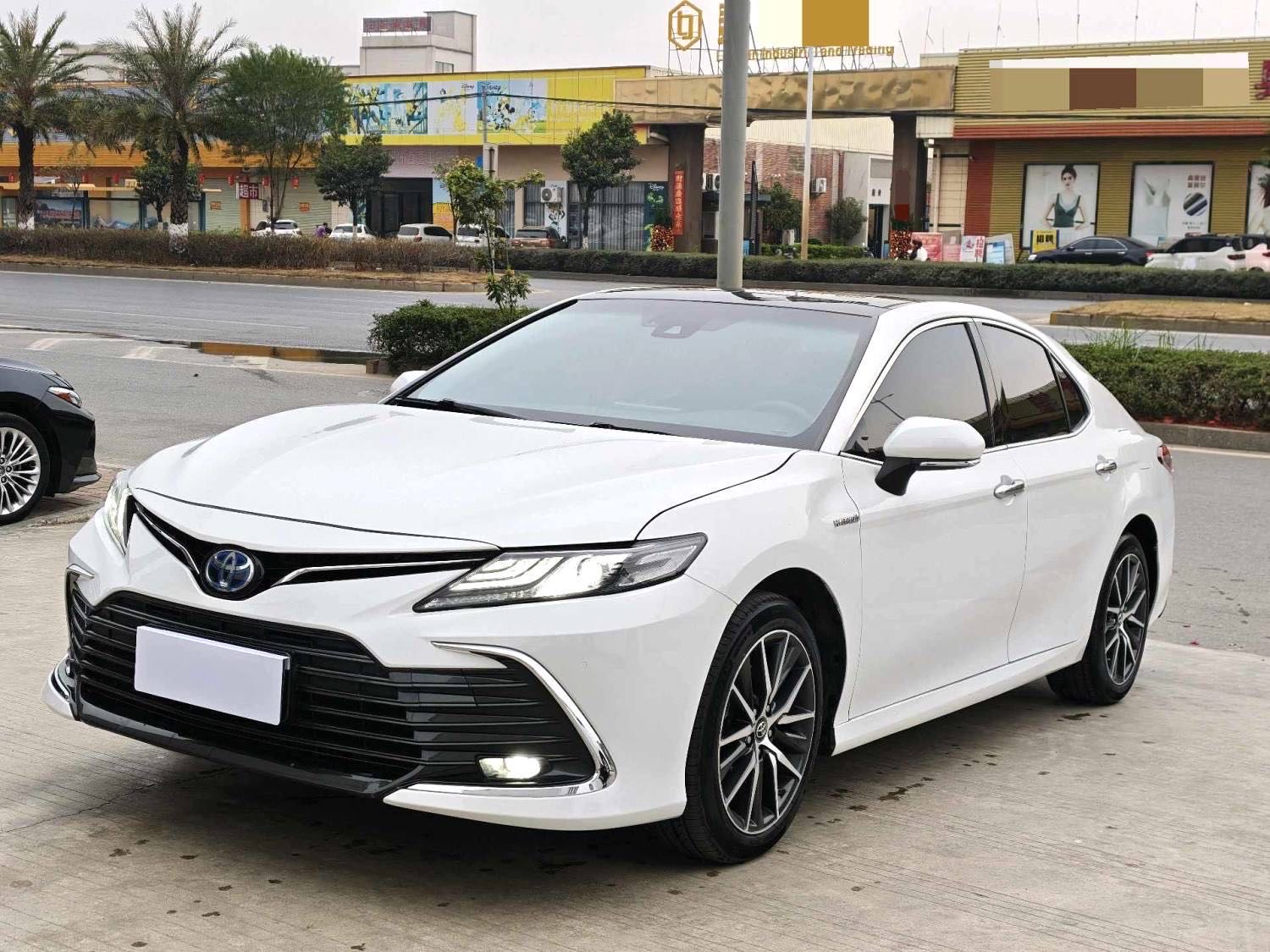 凯美瑞 Model Year 双擎 2.5HG 豪华版