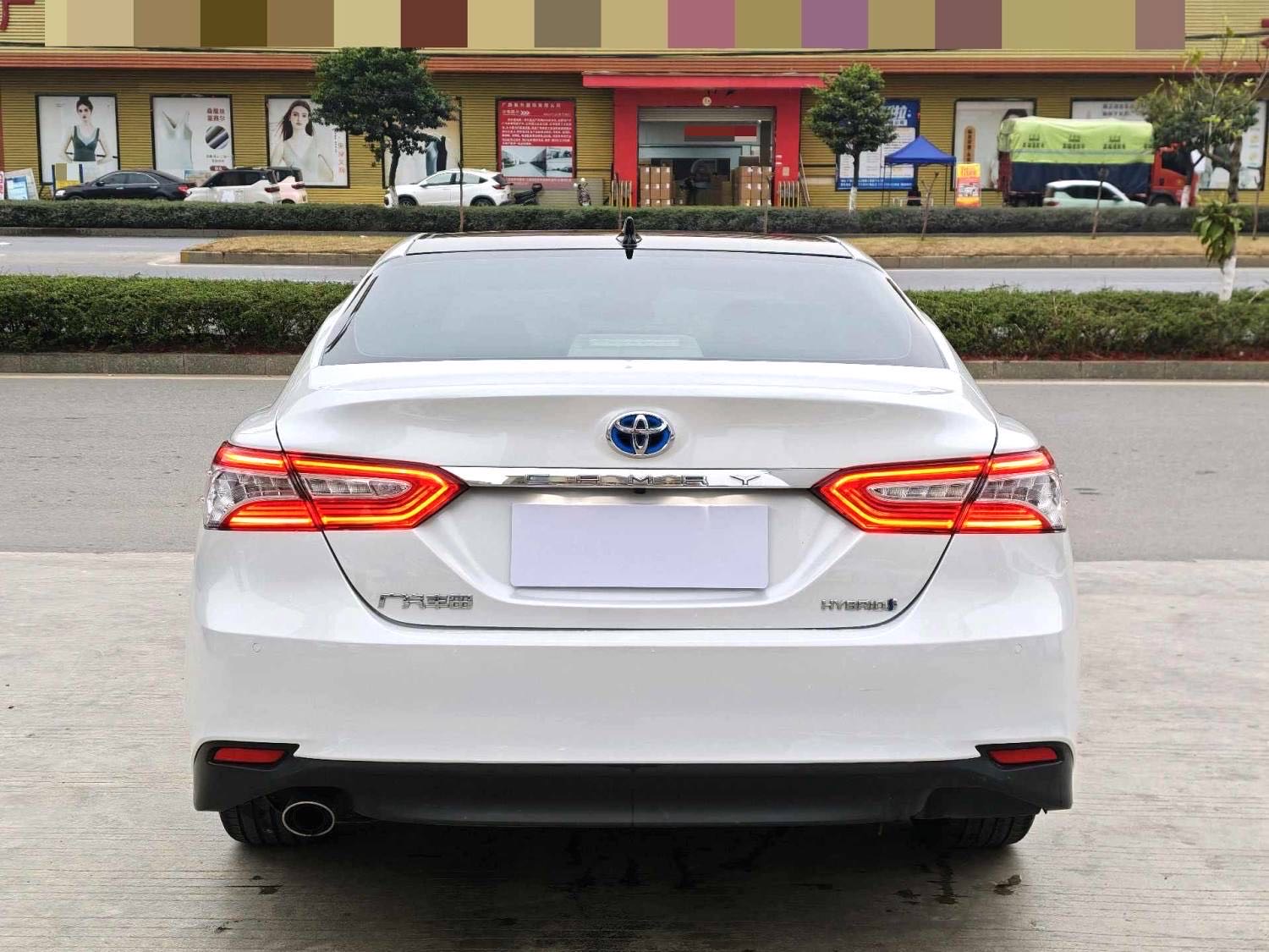 凯美瑞 Model Year 双擎 2.5HG 豪华版
