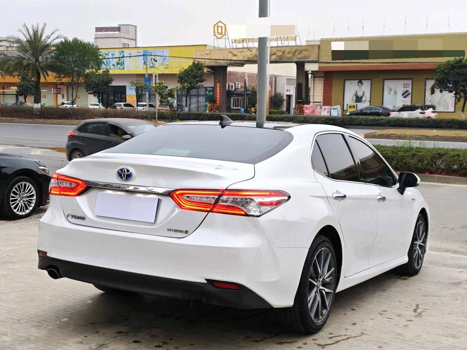 凯美瑞 Model Year 双擎 2.5HG 豪华版