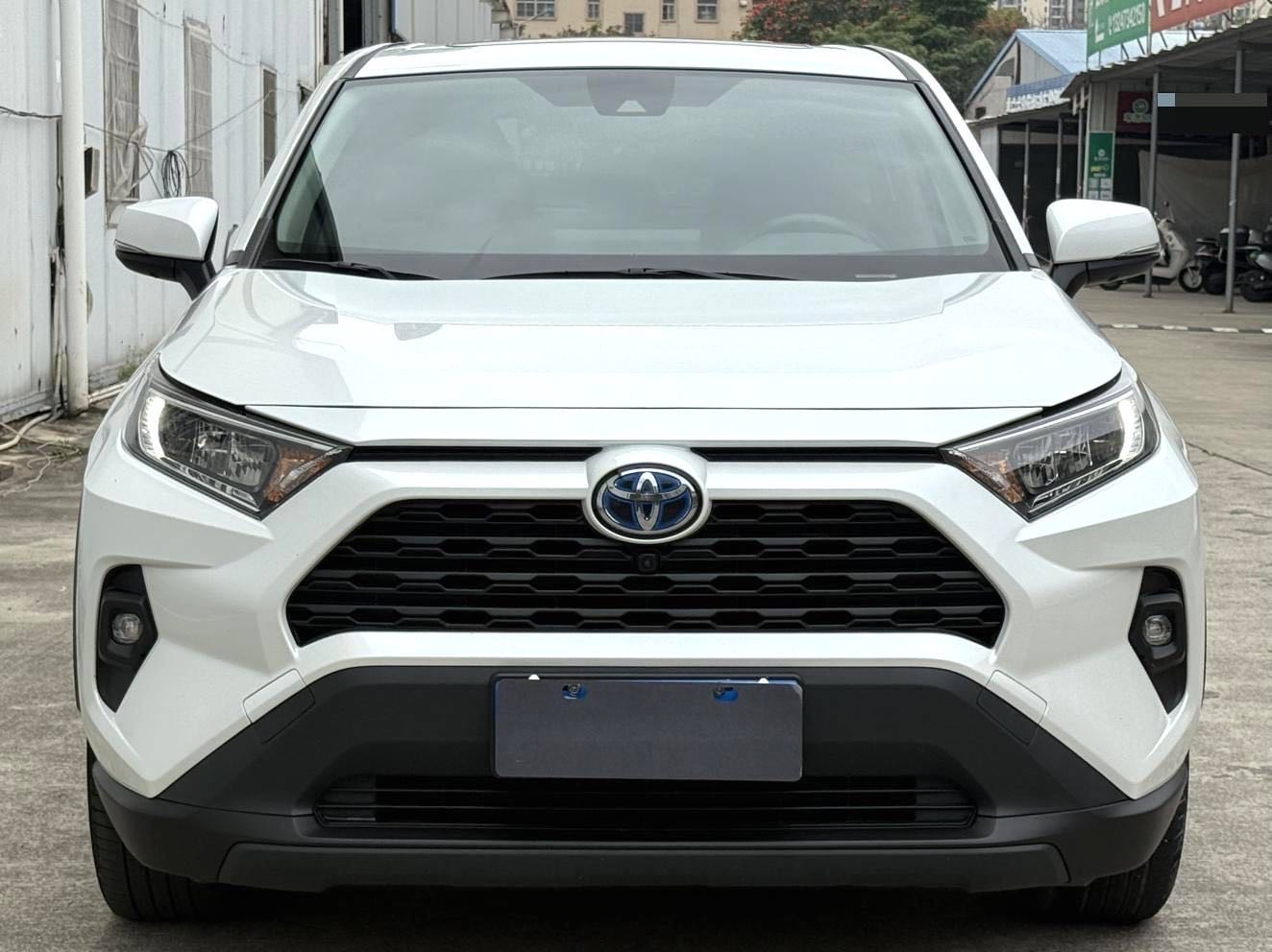 RAV 4 荣放 Model Year 双擎 2.5L E CVT 两驱精英版