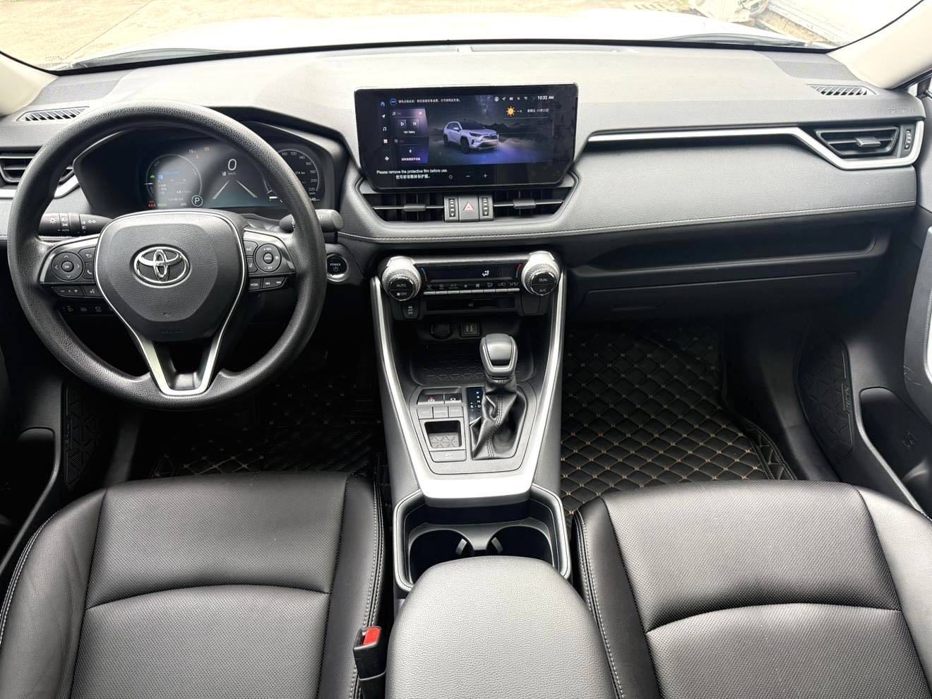 RAV 4 荣放 Model Year 双擎 2.5L E CVT 两驱精英版