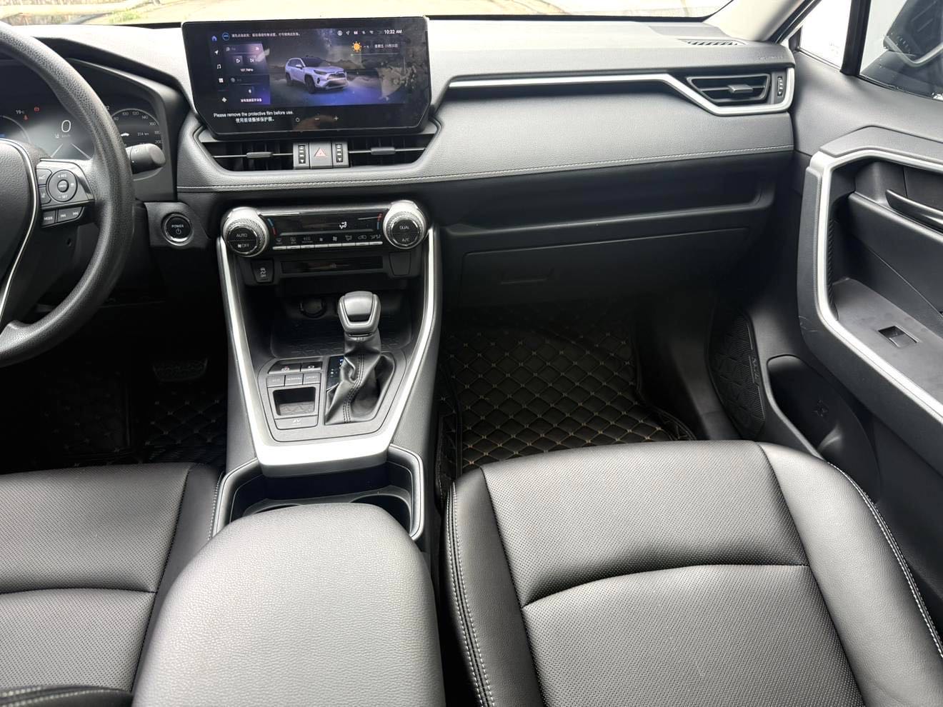 RAV 4 荣放 Model Year 双擎 2.5L E CVT 两驱精英版