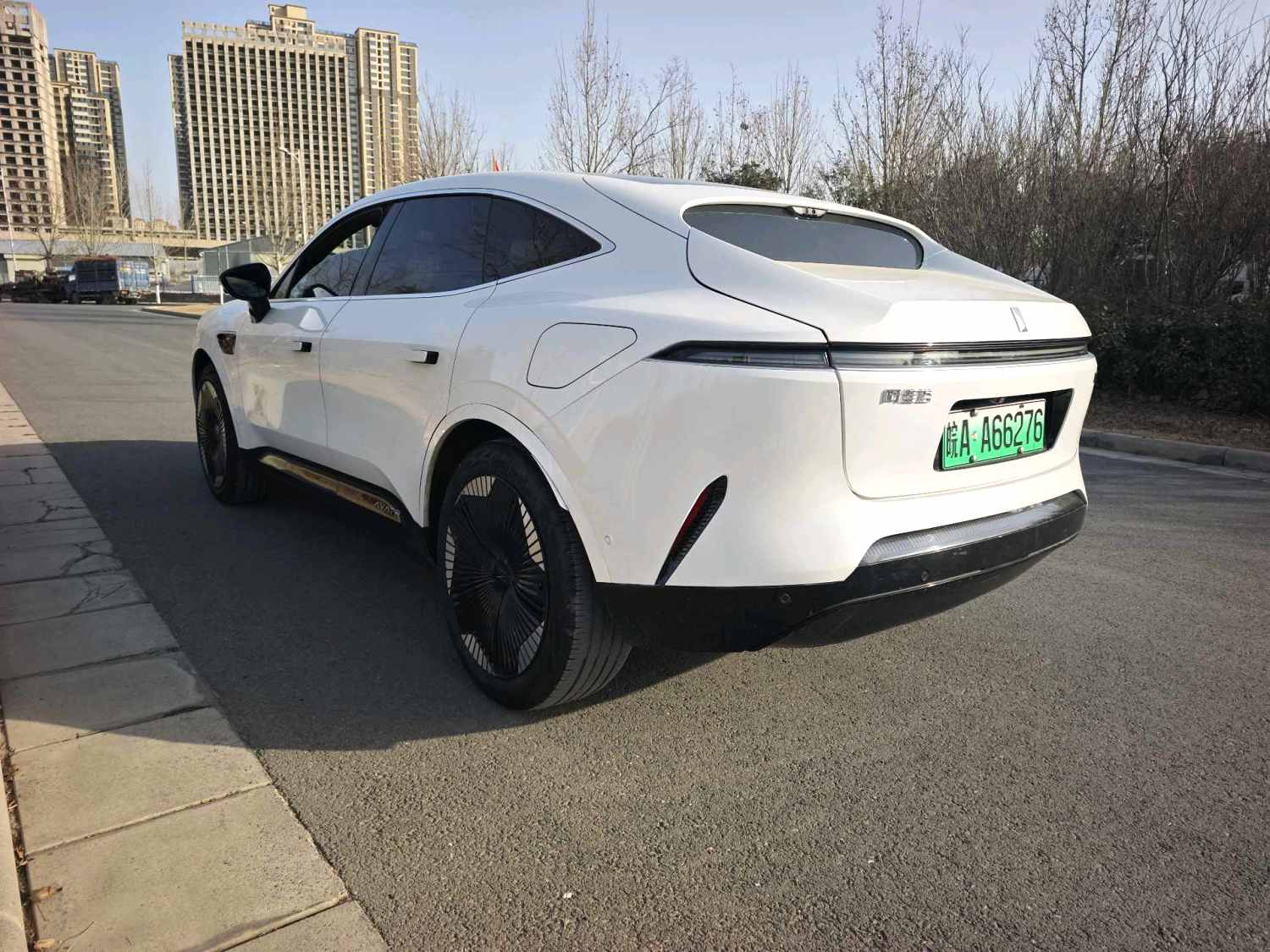 阿维塔 11 Model Year 鸿蒙 90 度 后驱版
