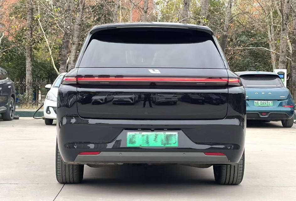 Li Auto L (Liter) 8 Air