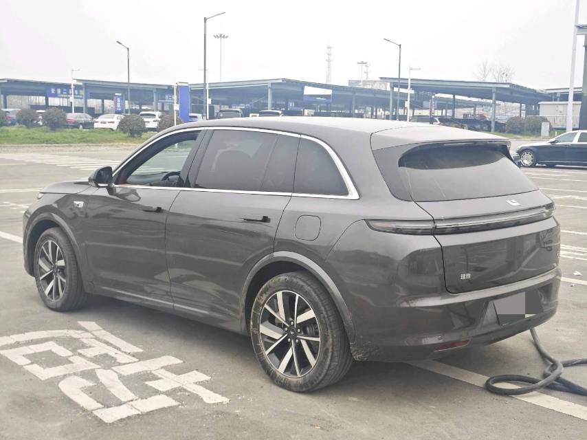 Li Auto L (Liter) 7 Pro