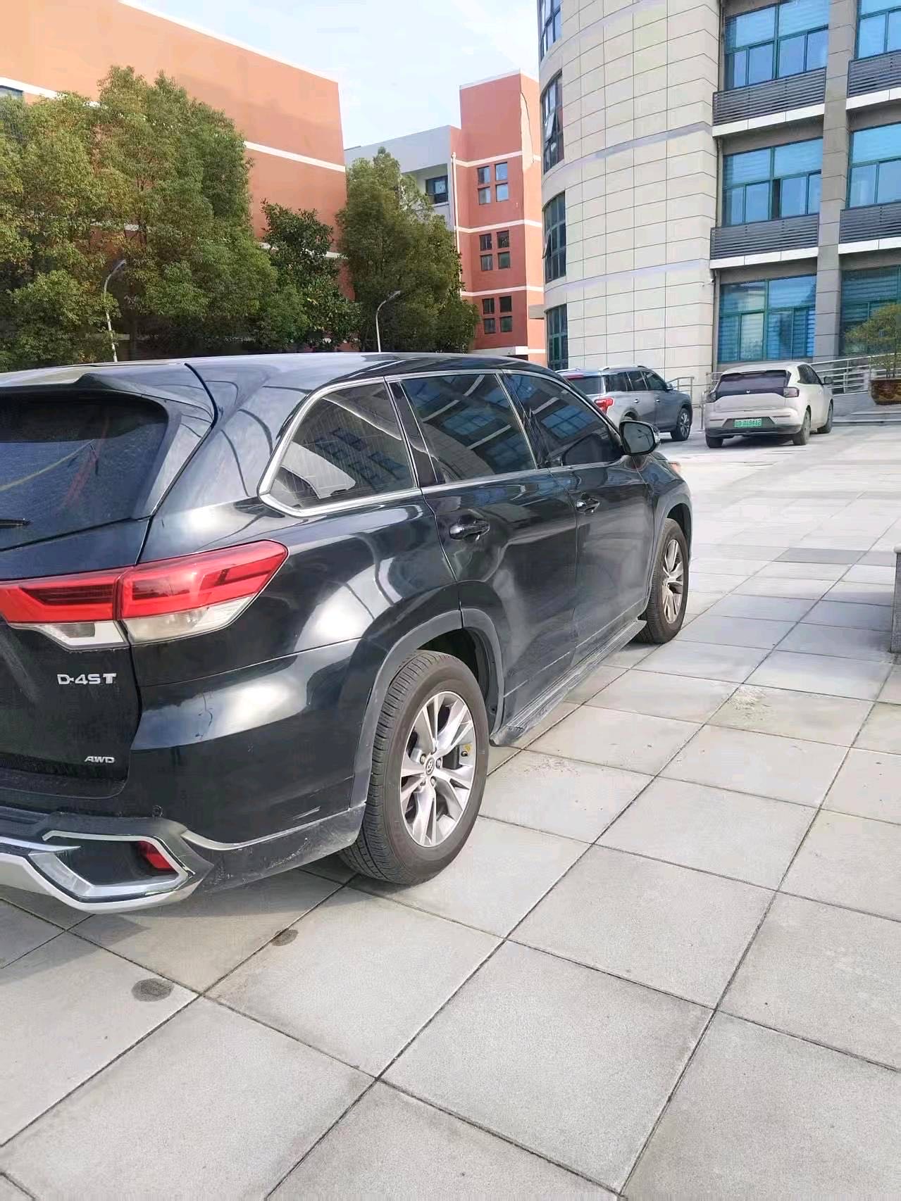 汉兰达 Model Year 2.0T 四驱精英版 7 Seats 国 VI
