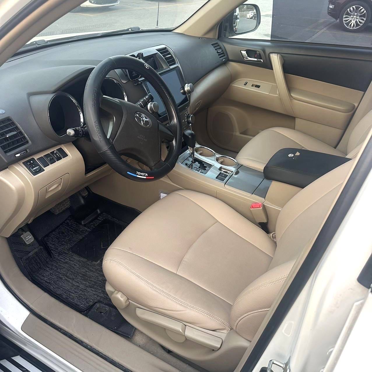 汉兰达 Model Year 2.7L 2WD 5 座精英版