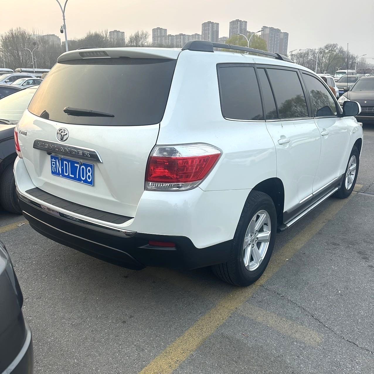 汉兰达 Model Year 2.7L 2WD 5 座精英版