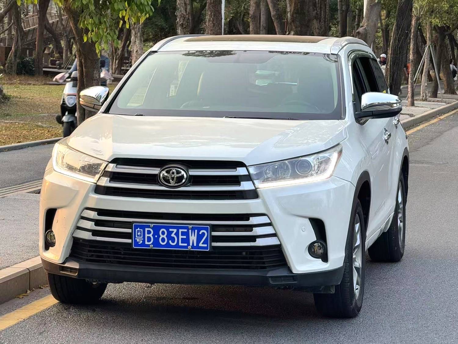 汉兰达 Model Year 2.0T 四驱豪华导航版 7 Seats