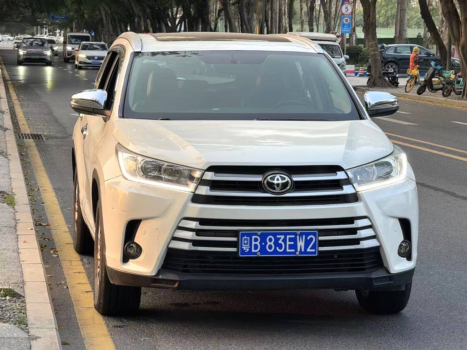 汉兰达 Model Year 2.0T 四驱豪华导航版 7 Seats